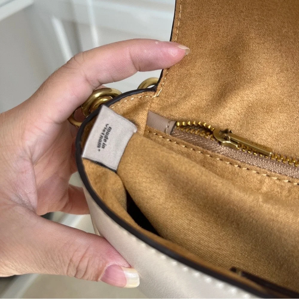 Coach Cream Leather Crossbody with Gold 'C' Accent - Picture 5 of 8